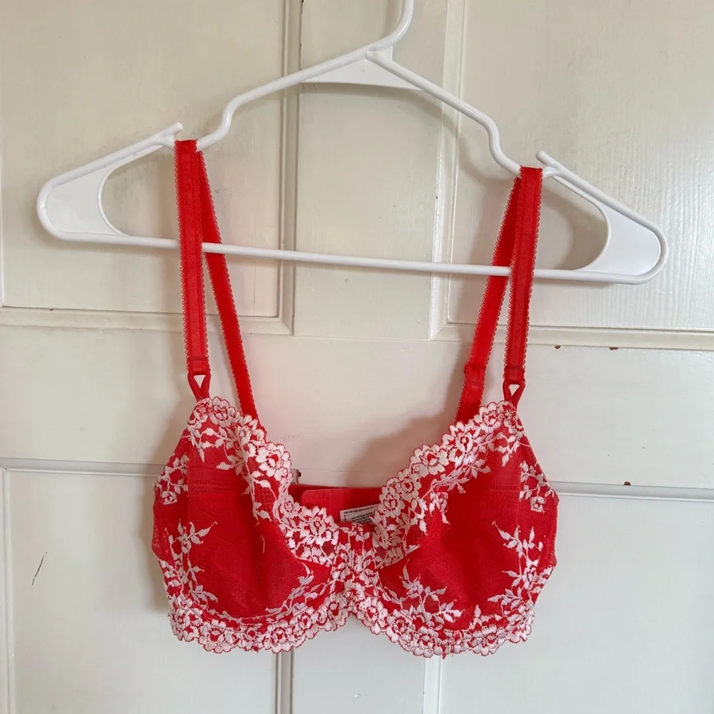 Wacoal Embrace Lace bra size‎ 32D